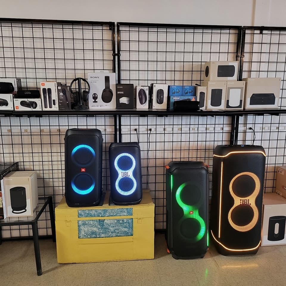 Sound Decisions car audio shop in Aberdeen, South Dakota photo 9