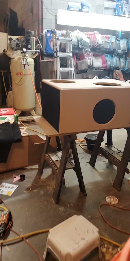 The perfect beat 505 car audio shop in Albuquerque, New Mexico photo 4