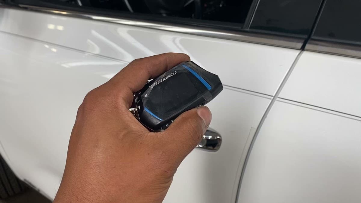 High class auto sound & security image 2