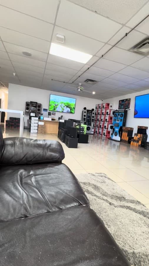 Paradise Village the Electronic Specialists car audio shop in Albuquerque, New Mexico photo 7