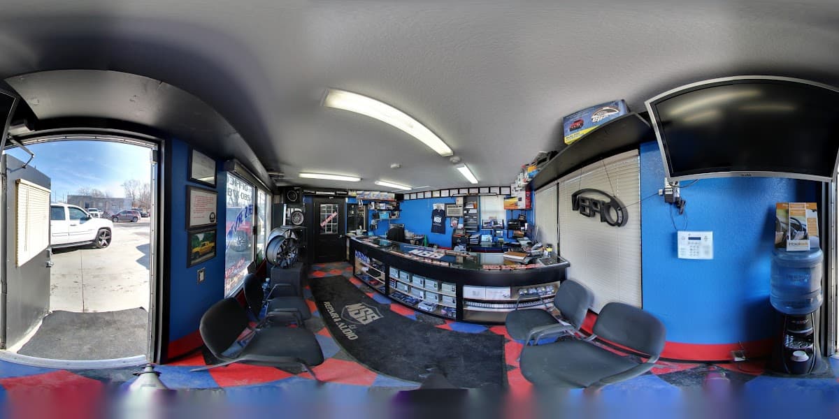 Mobile Super Service /MSS car audio shop in Des Moines, Iowa photo 9