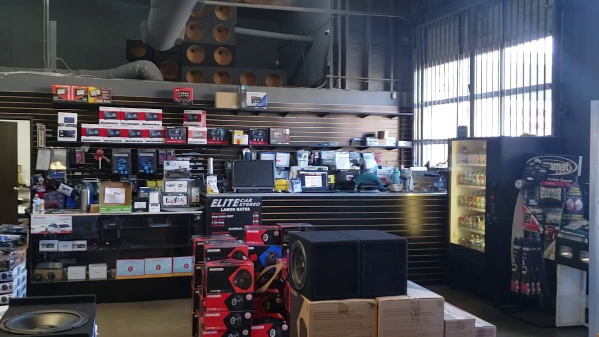 Elite Car Stereo image 2