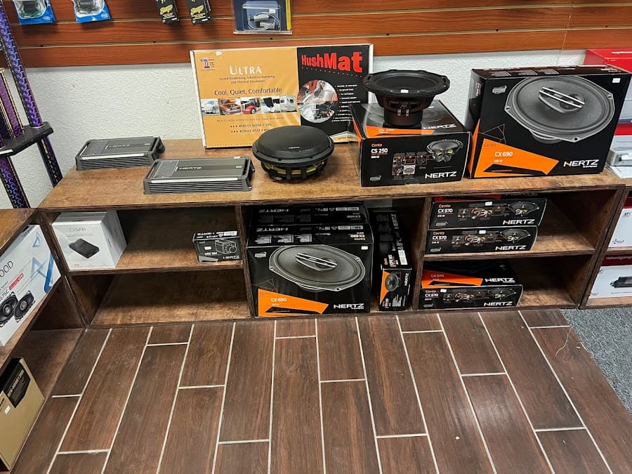 NW Audio car audio shop in Platte City, Missouri photo 9