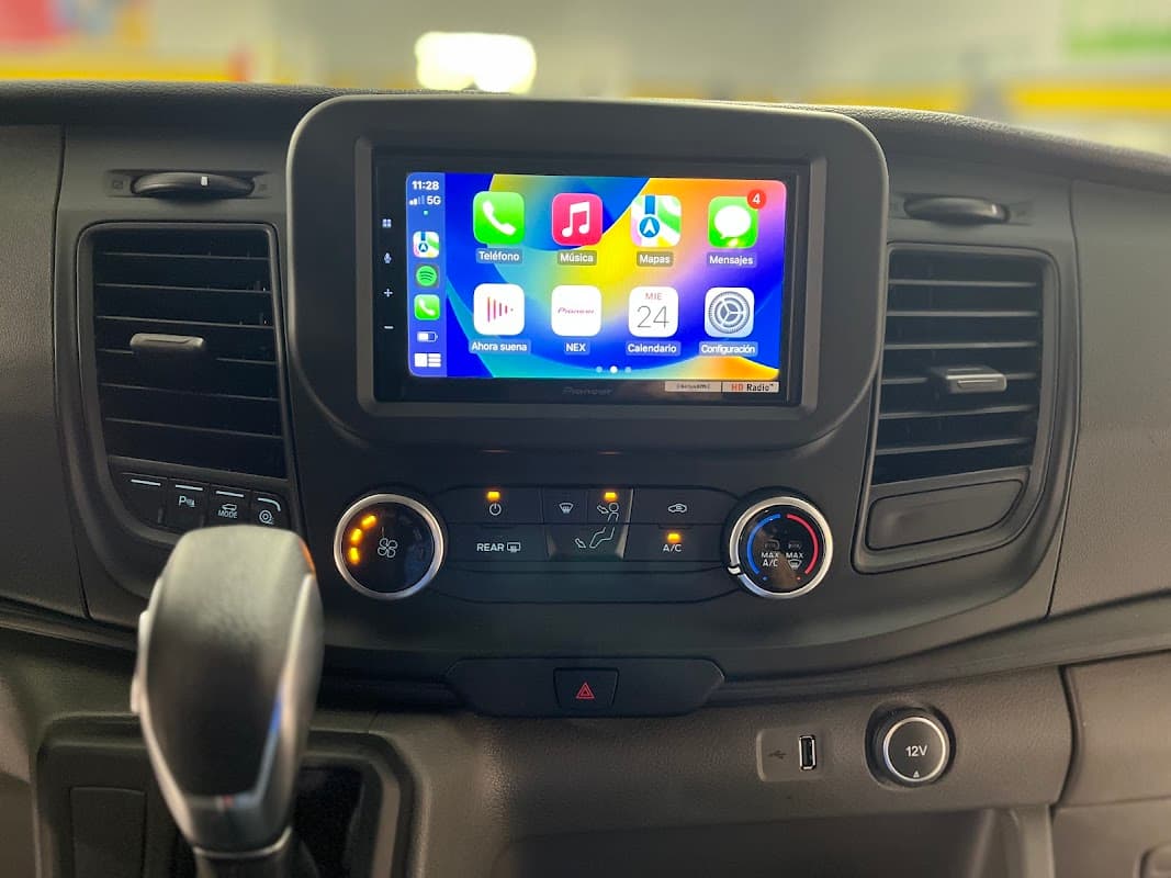 AUDIO SYSTEM image 3