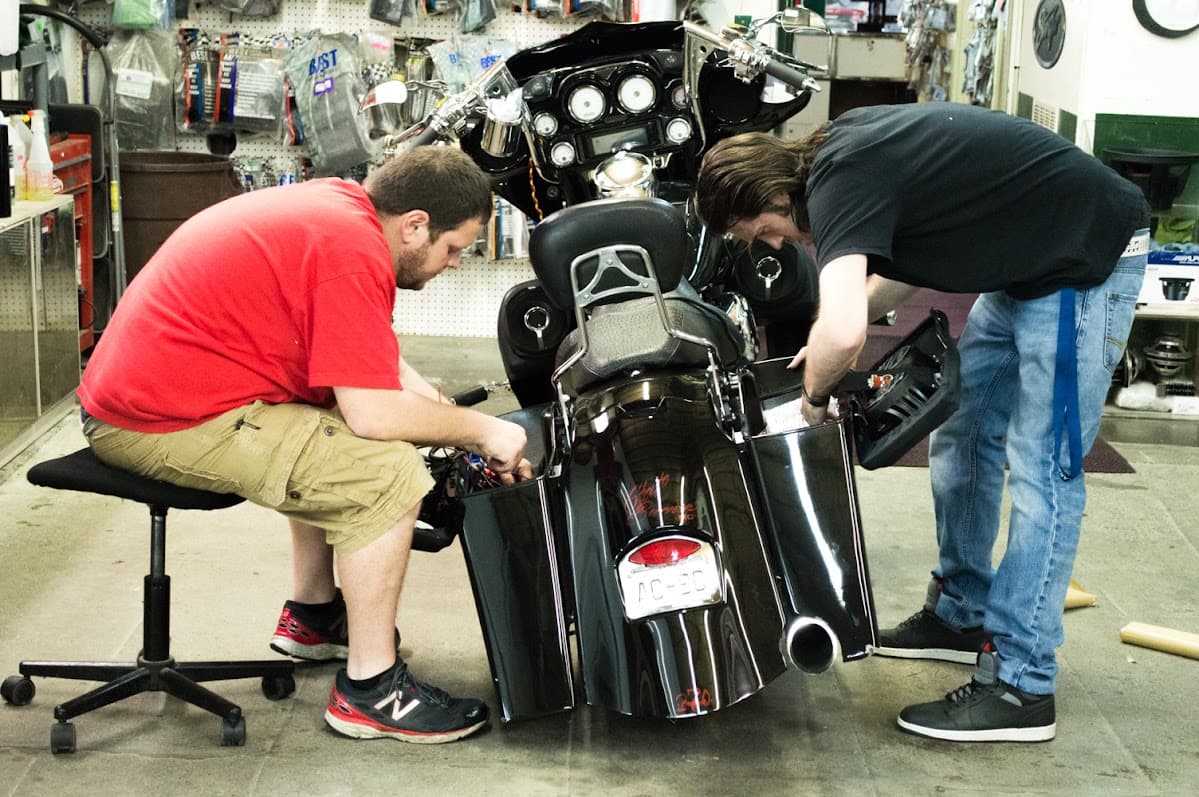 Custom Audio car audio shop in Henderson, Kentucky photo 8