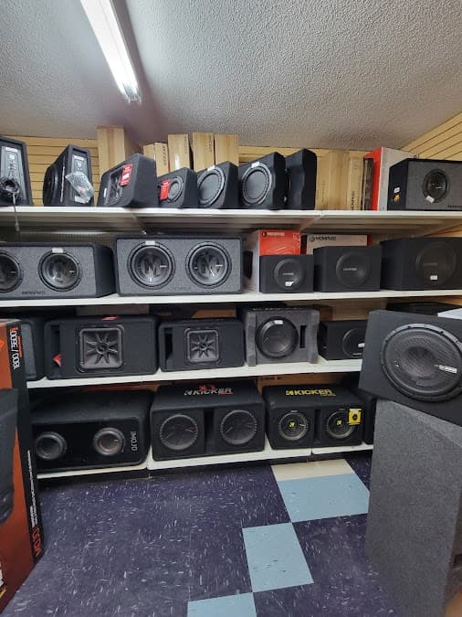 Audio Kingdom Inc car audio shop in Paducah, Kentucky photo 4