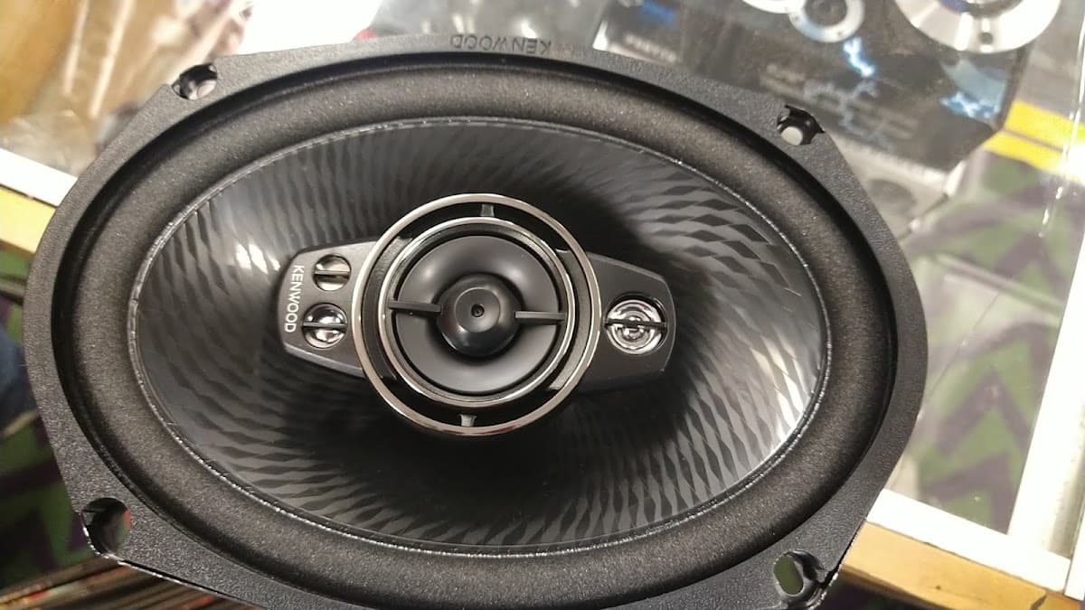 Universal Car Audio and Cell Phones image 4