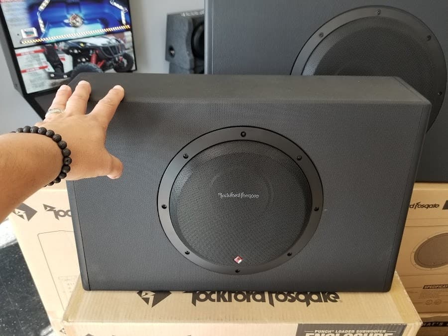 Stereo King Salem car audio shop in Salem, Oregon photo 8