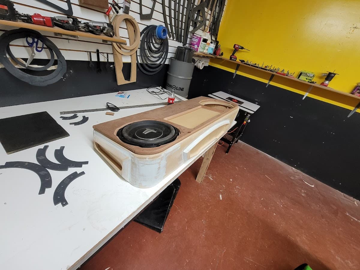 J&j stereo auto glass window tint and locksmith image 4