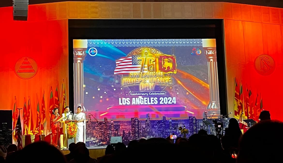 International Auto Radio image 3