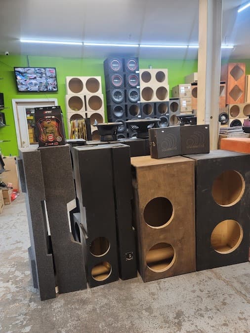 Aztec Auto Sound car audio shop in Kansas City, Missouri photo 9