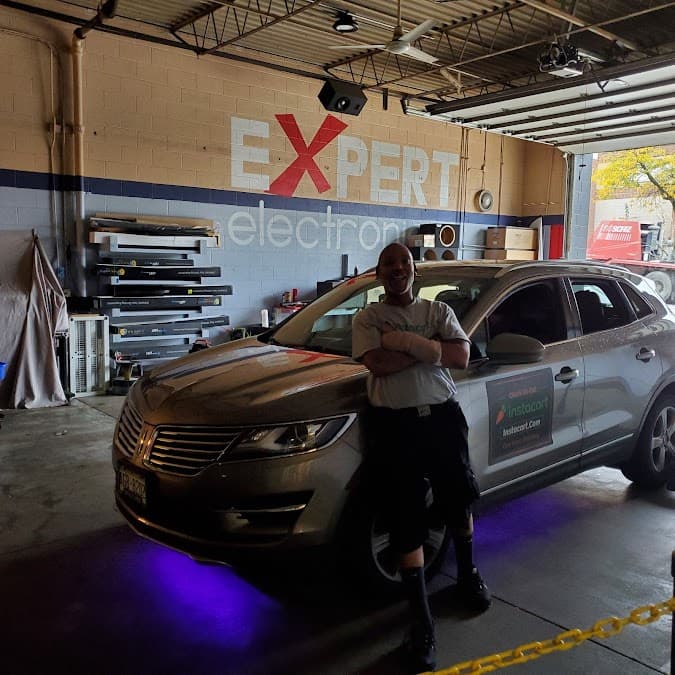 Expert Electronics of Wisconsin car audio shop in Milwaukee, Wisconsin photo 5