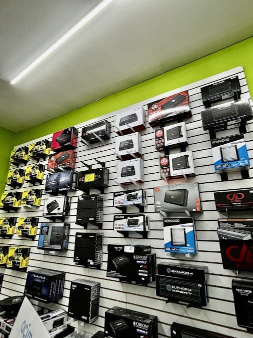Aztec Auto Sound car audio shop in Kansas City, Missouri photo 5