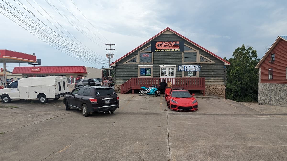 Complete Customz car audio shop in Clarksville, Tennessee photo 4