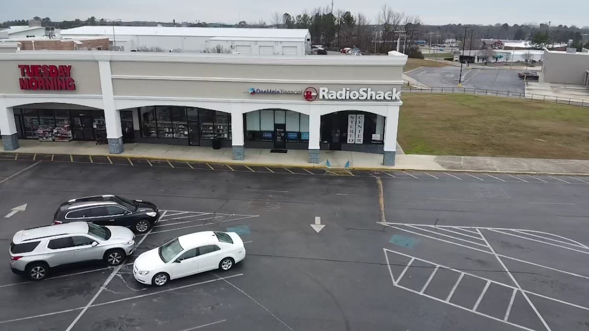Helms Stereo Center/RadioShack Dealer image 9