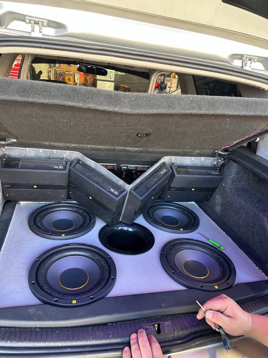 Car Tunes car audio shop in Grants Pass, Oregon photo 7