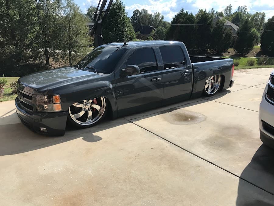 Auto Trends Audio, Tint, & Acc. image 2