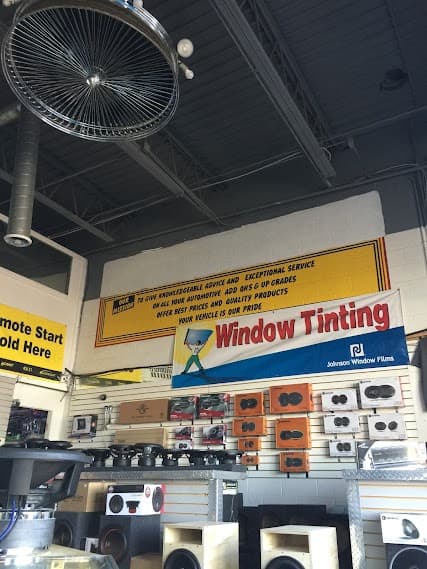 Rex Audio car audio shop in Flint, Michigan photo 8