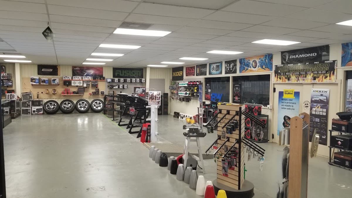 Loud Noises Car Audio image 5