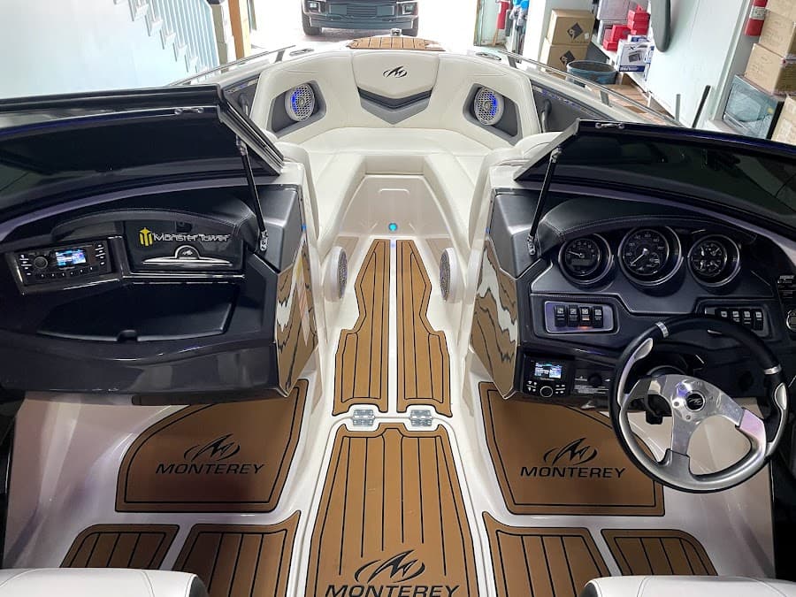 Crazy Ralph's Car Stereo image 3