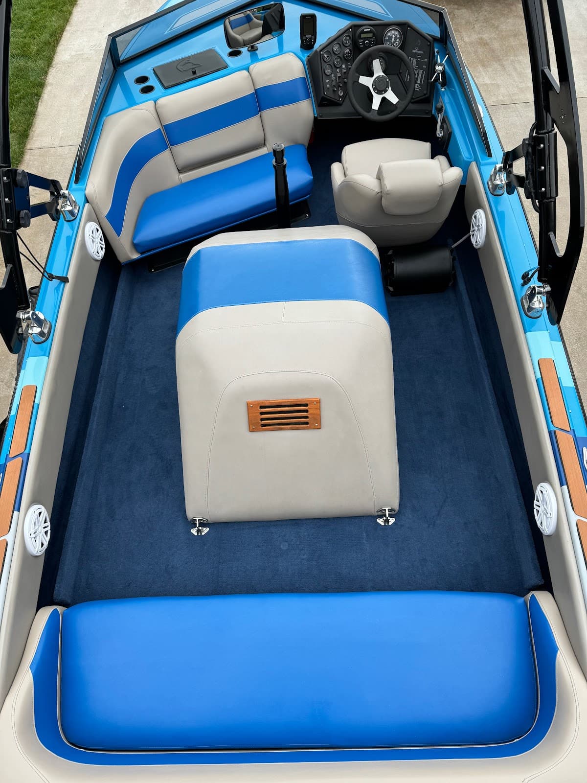 Mobile Electronics Services