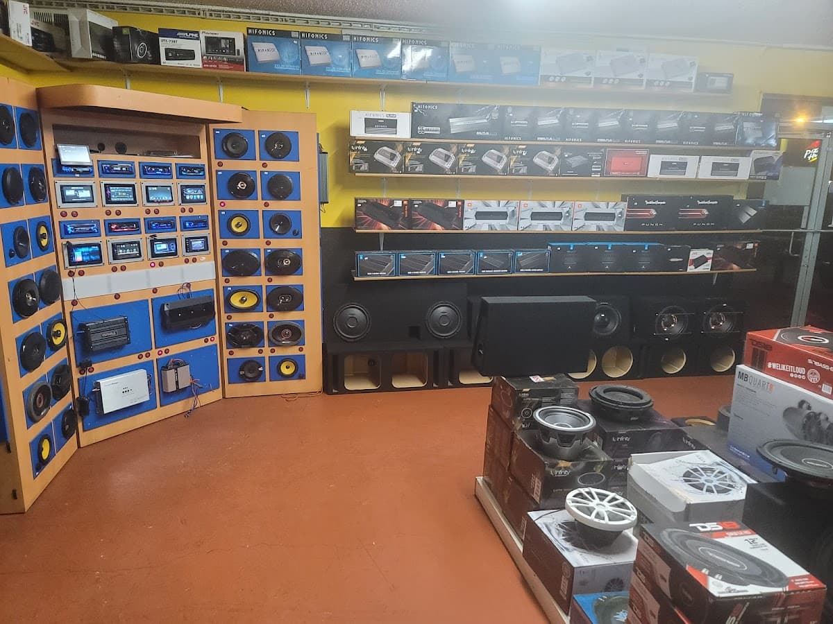 J&j stereo auto glass window tint and locksmith image 6