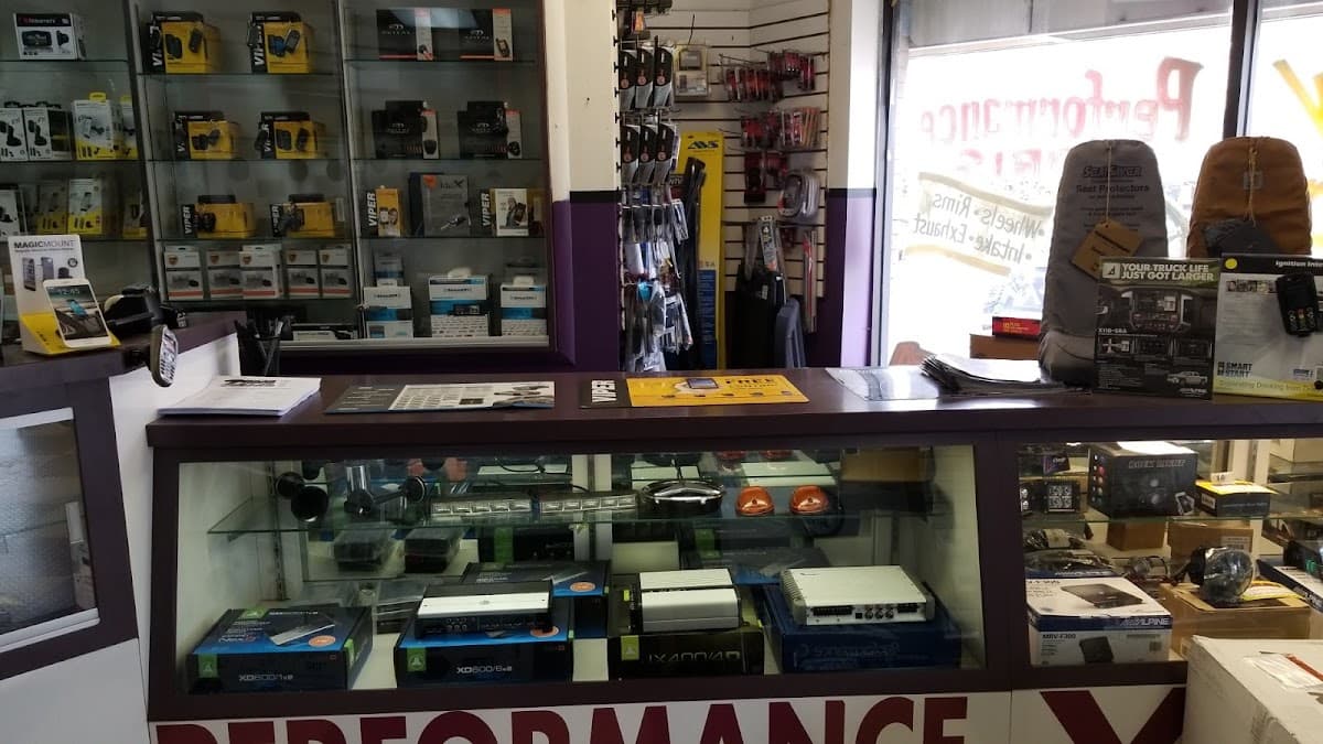 Zippo's Mobile Electronics car audio shop in Belleville, New Jersey photo 9