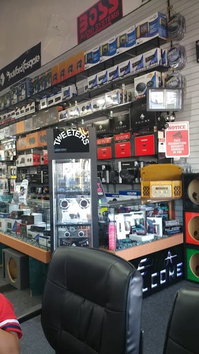 Electric Avenue car audio shop in Albuquerque, New Mexico photo 4