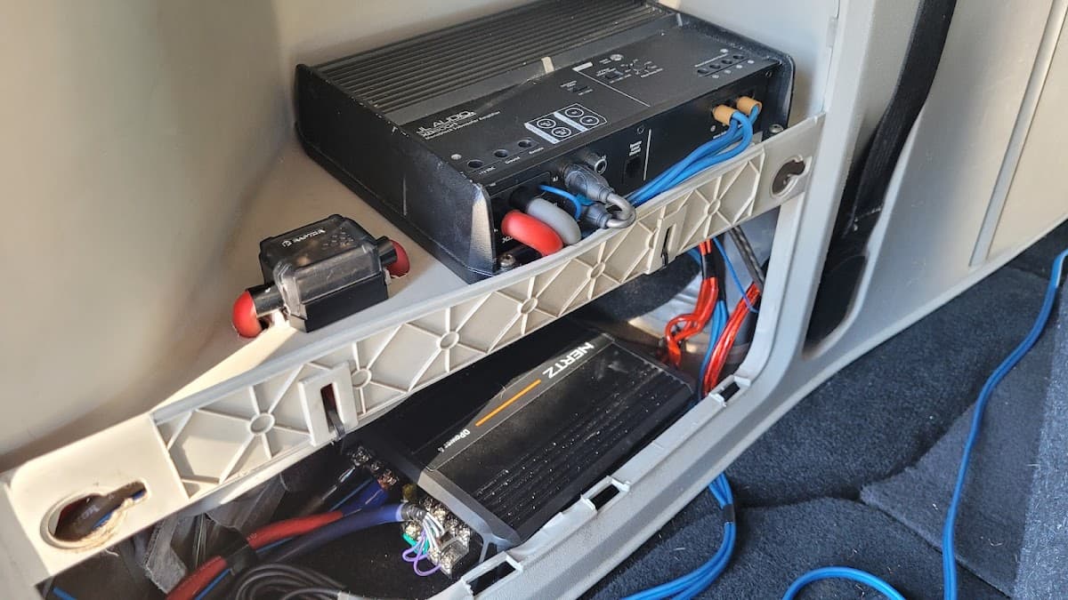 Gain Mobile Electronics car audio shop in Hamilton, Ontario photo 2