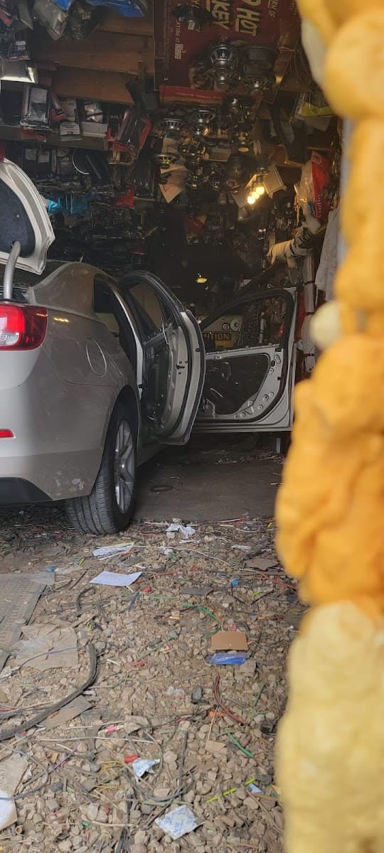 Crazy Chucks Shop car audio shop in Bridgeport, New Jersey photo 6