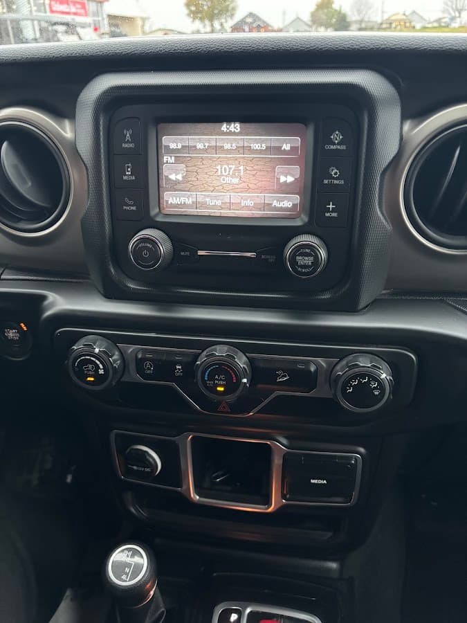 Custom Car Stereo car audio shop in Owensboro, Kentucky photo 10