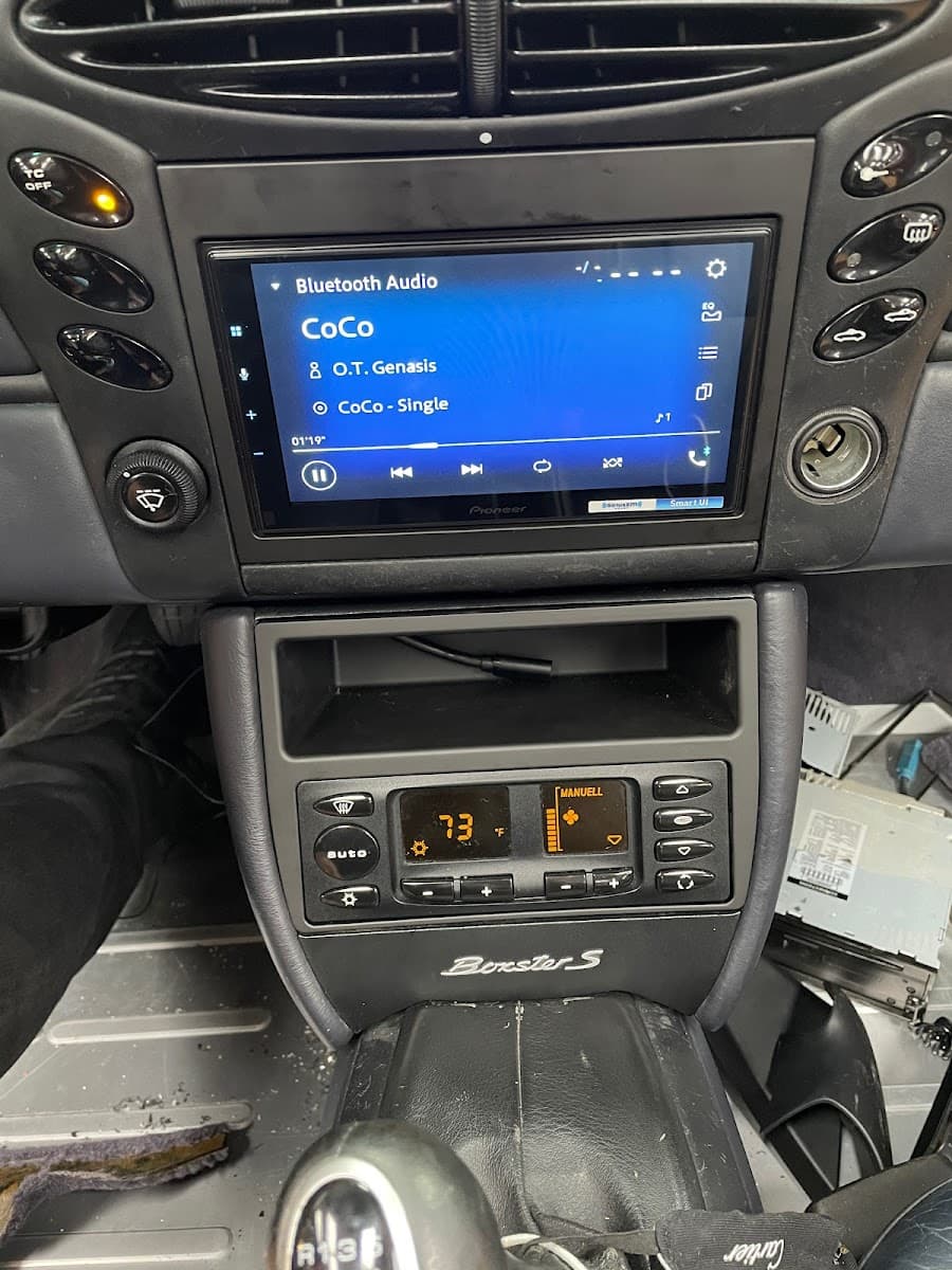 Beats Car Audio image 7