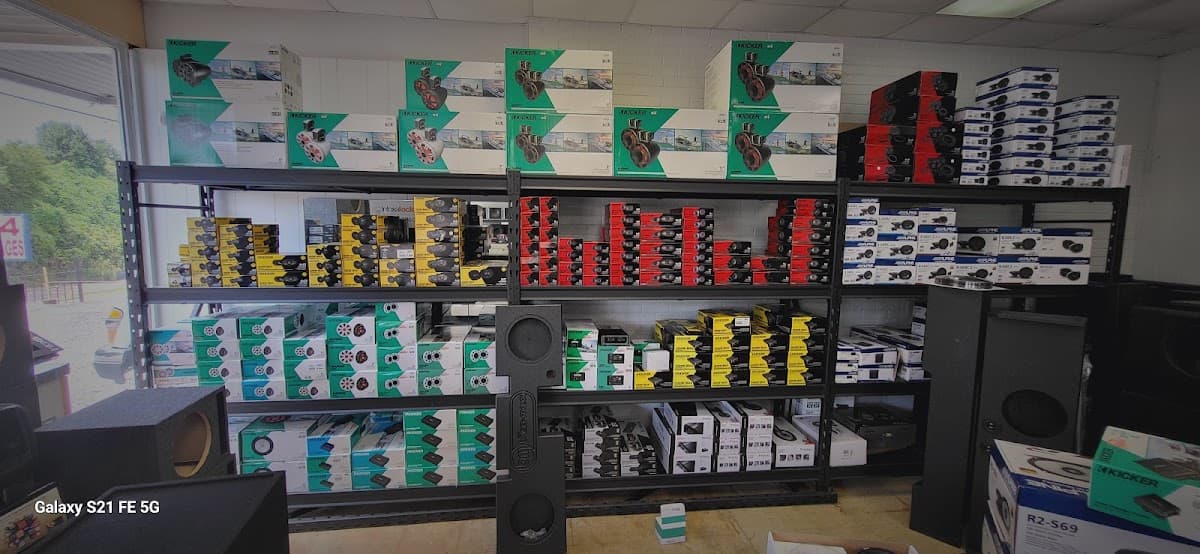 Auto Trends Audio, Tint, & Acc. image 9