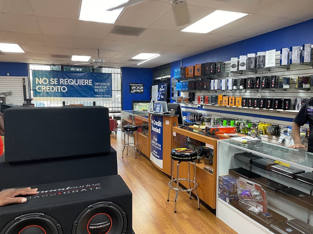 Affordable Car Stereo image 3