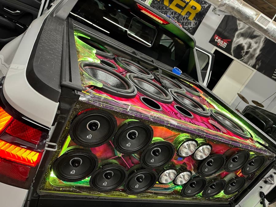 Rafa Sound car audio shop in Framingham, Massachusetts photo 4