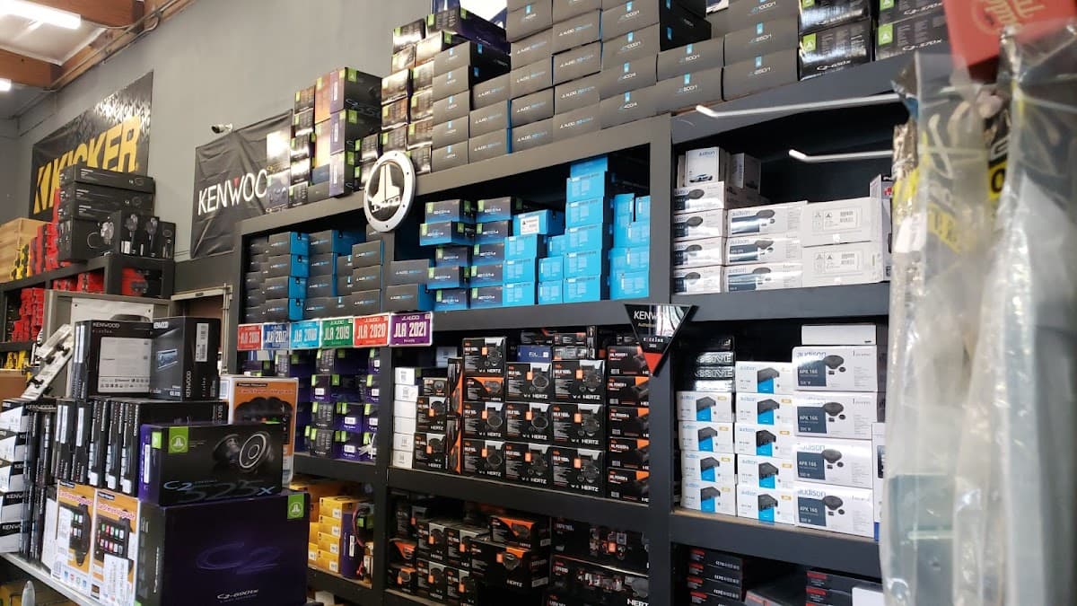 Elite Car Stereo image 7