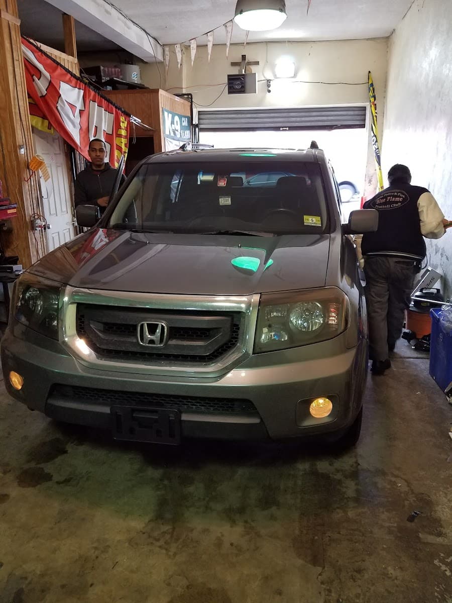 Platinum Auto Sound car audio shop in Philadelphia, Pennsylvania photo 7