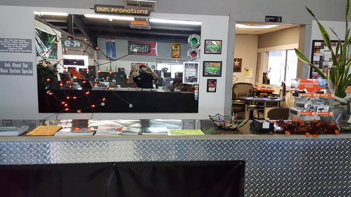 High Volume Car Stereo image 2