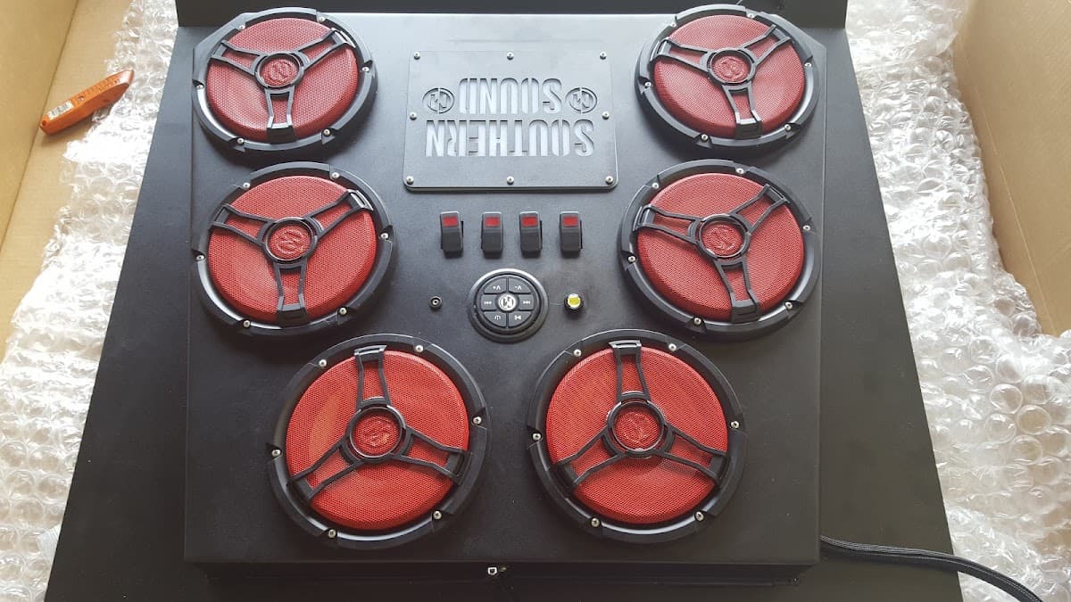 Pro Car Stereo car audio shop in Roseburg, Oregon photo 9