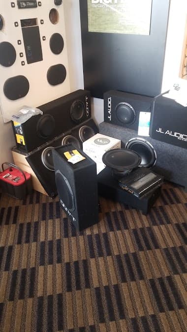 Perzan Auto Radio car audio shop in Upper Darby Township, Pennsylvania photo 4