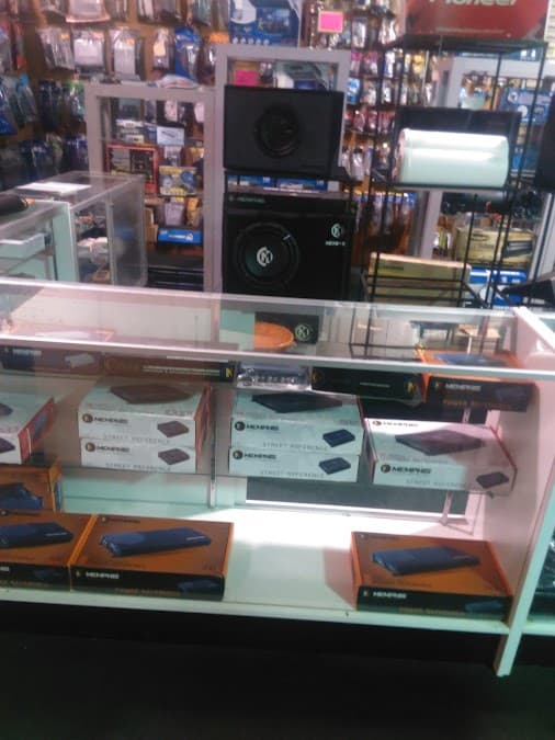 G Low's Audio Shop image 6
