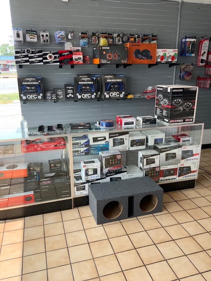 Wale's Audio and Window Tinting image 3