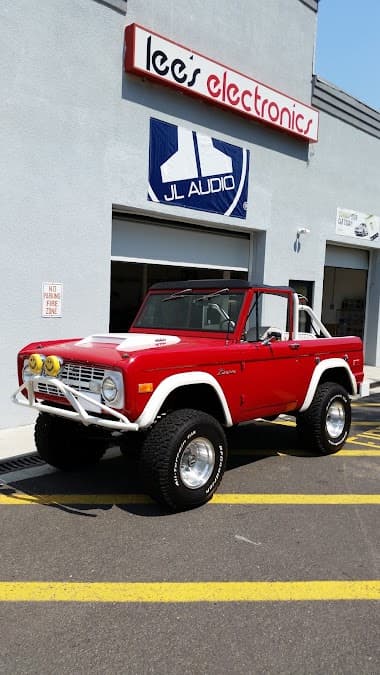 Lee's Electronics car audio shop in East Brunswick, New Jersey photo 5