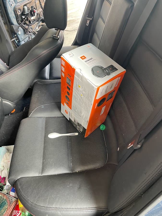 Affordable Car Stereo image 10