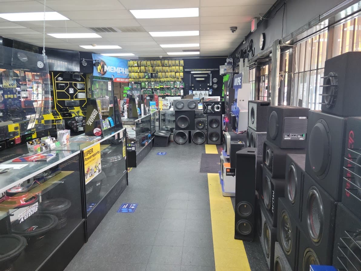 Car Stereo Warehouse car audio shop in Charlotte, North Carolina photo 7