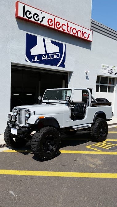 Lee's Electronics car audio shop in East Brunswick, New Jersey photo 3