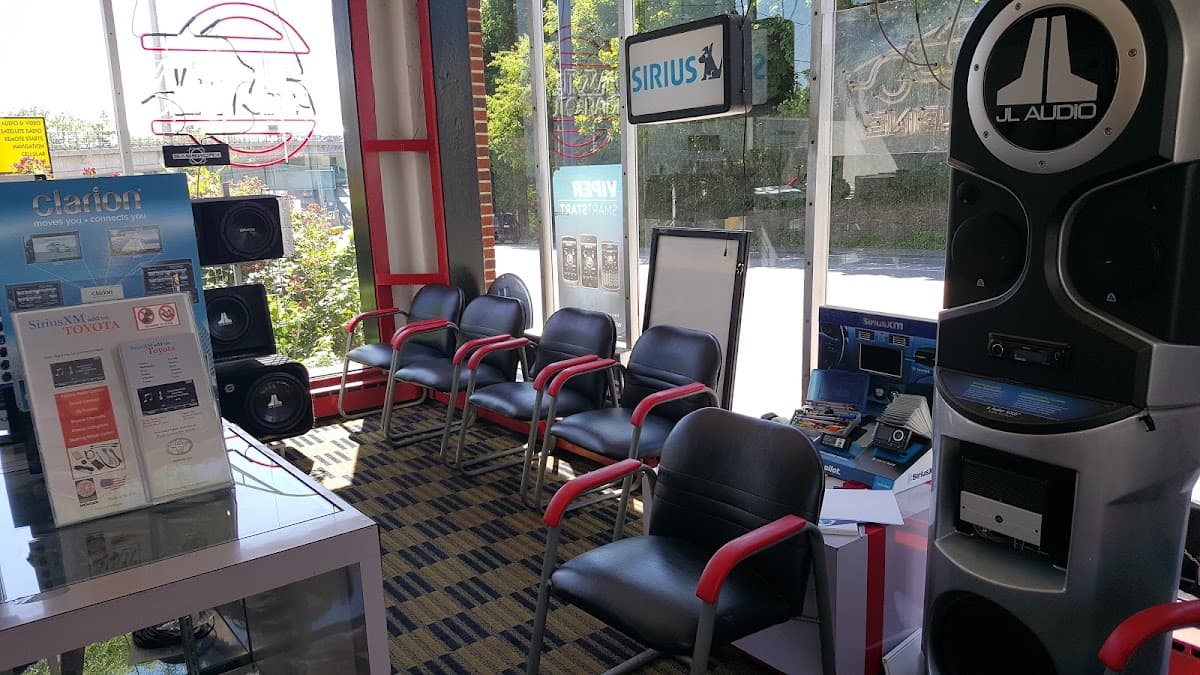 Perzan Auto Radio car audio shop in Upper Darby Township, Pennsylvania photo 2