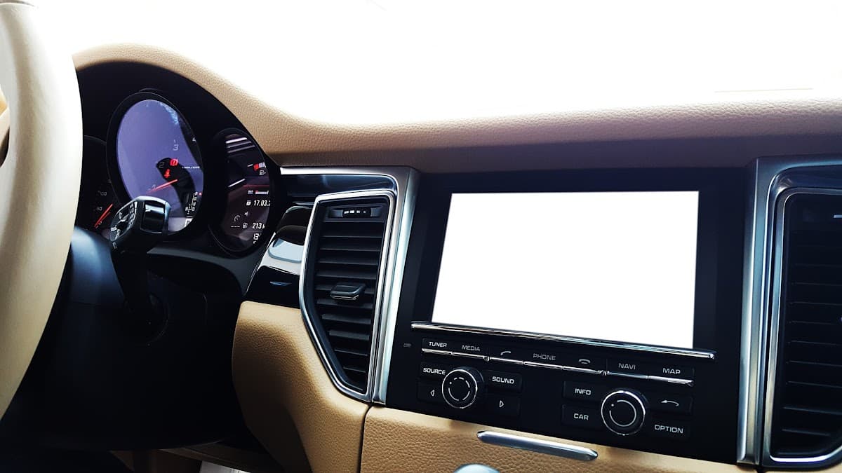 LeeTronics Car Audio image 2