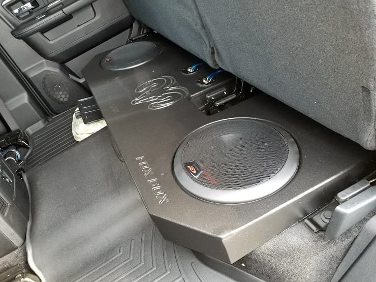 Number 1 Sound car audio shop in Toronto, Ontario photo 10