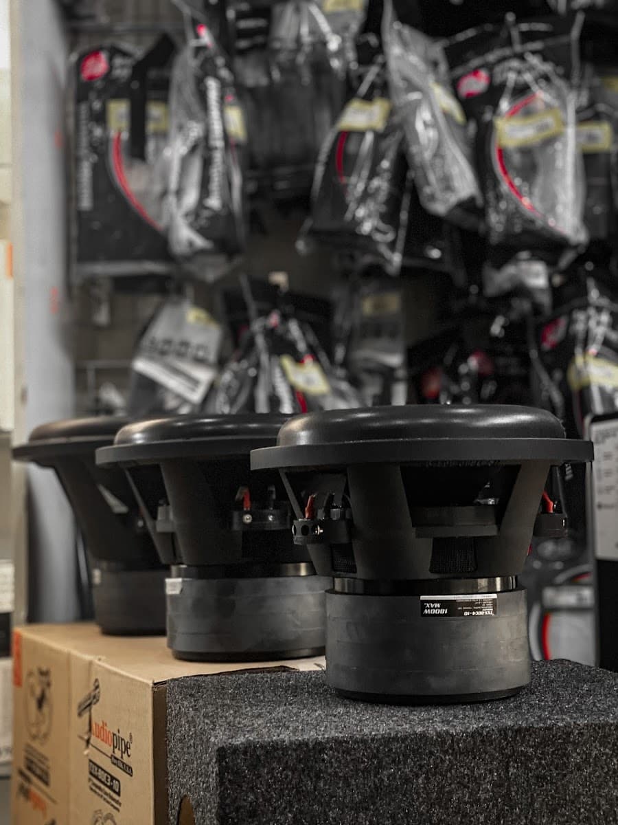 Audio Systems Elejidos car audio shop in St Paul, Minnesota photo 10